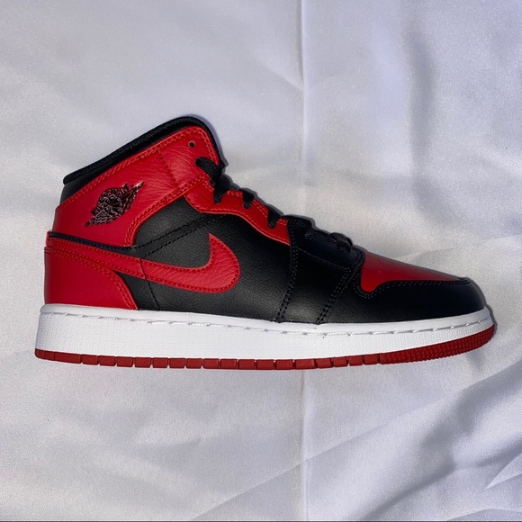 Jordan Shoes - Nike Air Jordan 1 Mid GS Banned Black Red 6y 7.5W